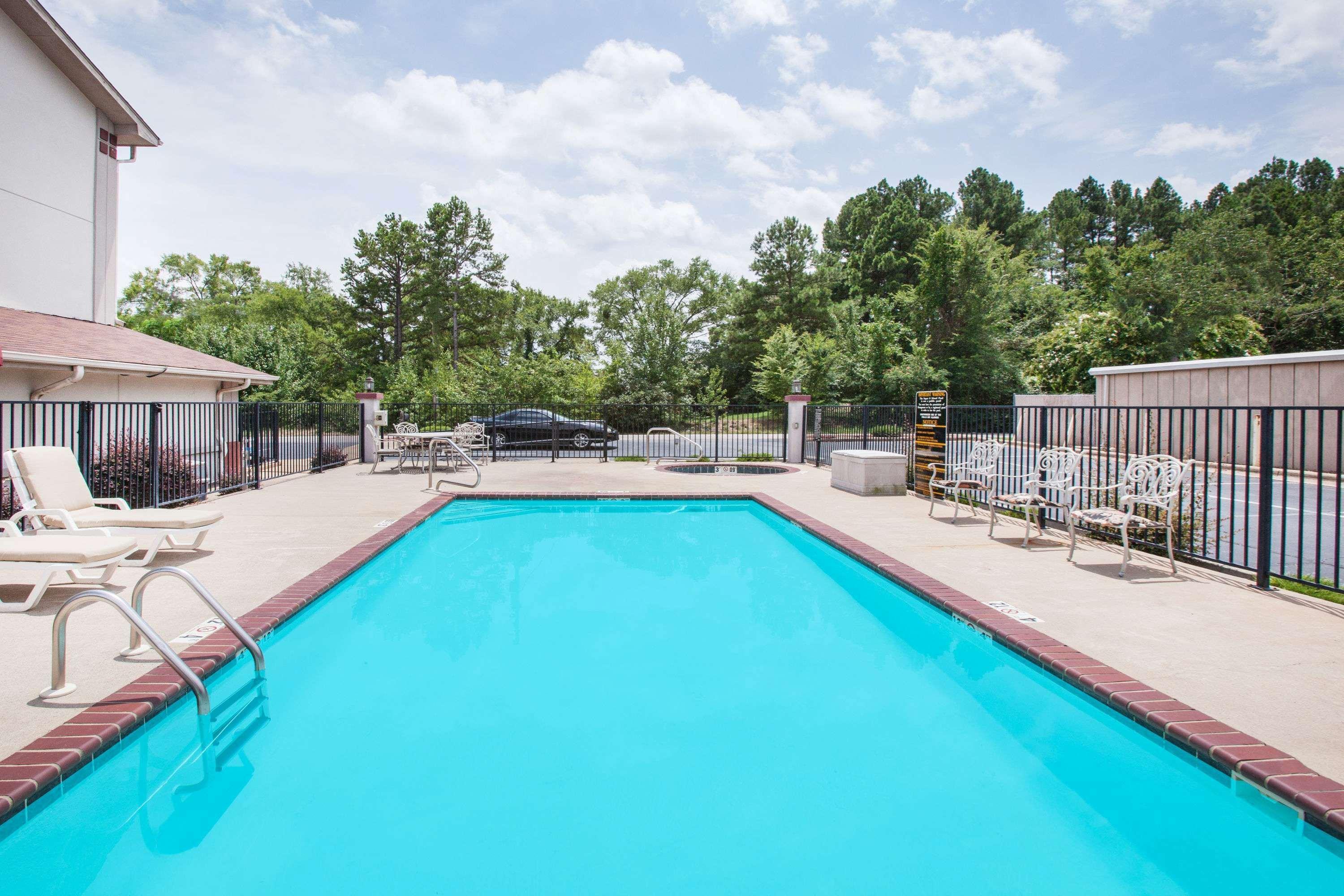 Hotel Super 8 By Wyndham Hot Springs Exterior foto